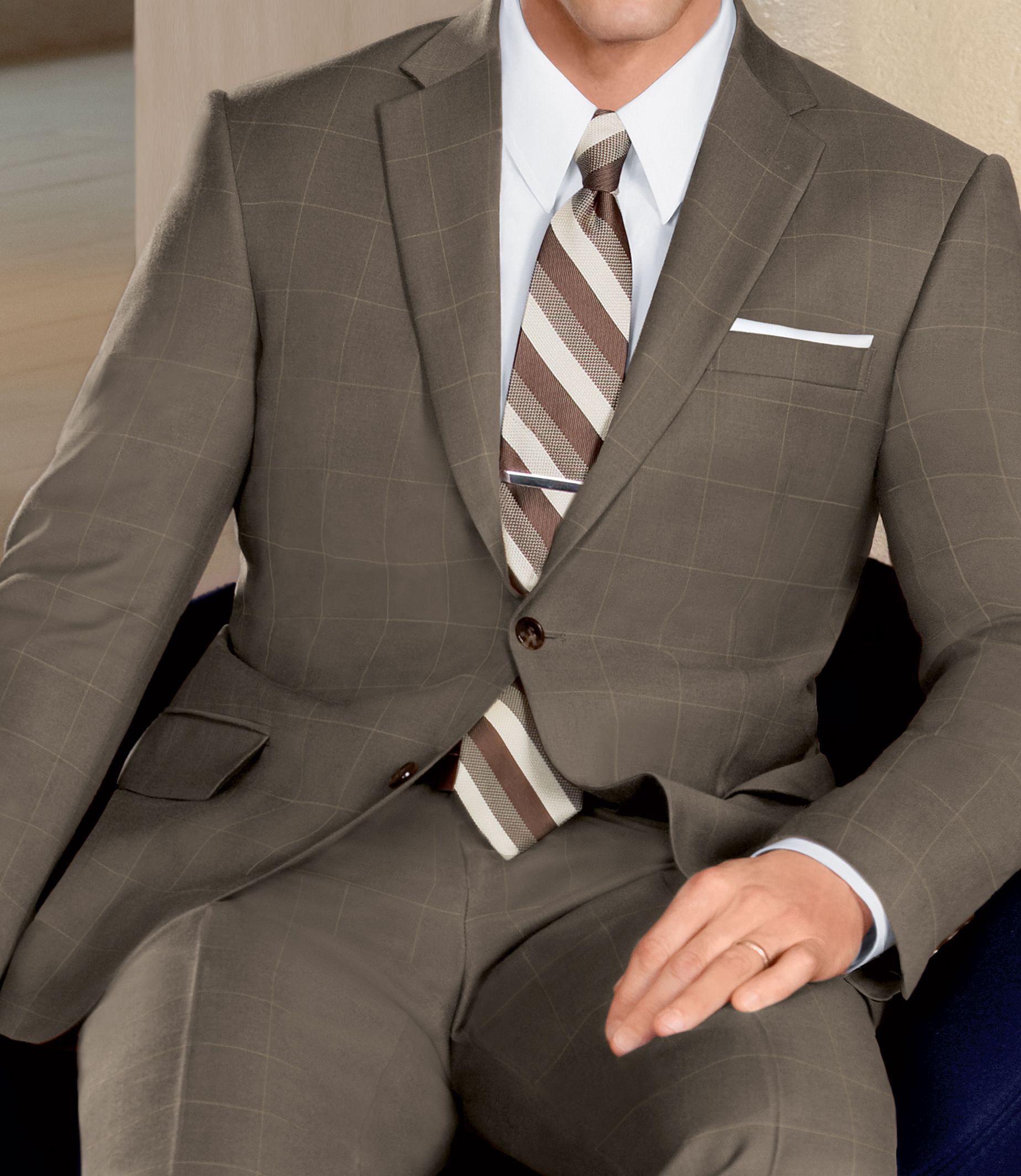 Traveler Tailored Fit 2-Button Suits Plain Front