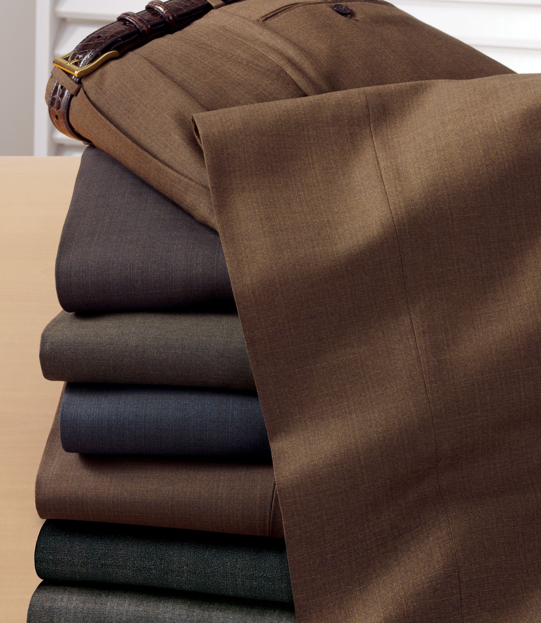Joseph Wool Twill Pleated Front Trouser